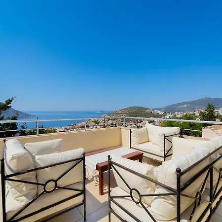 Villa Jasmine - *